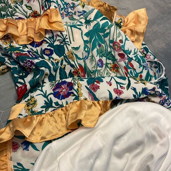 The Moon, absolutely gorgeous dress ! Dior style! True to size S - Picture 4 of 9